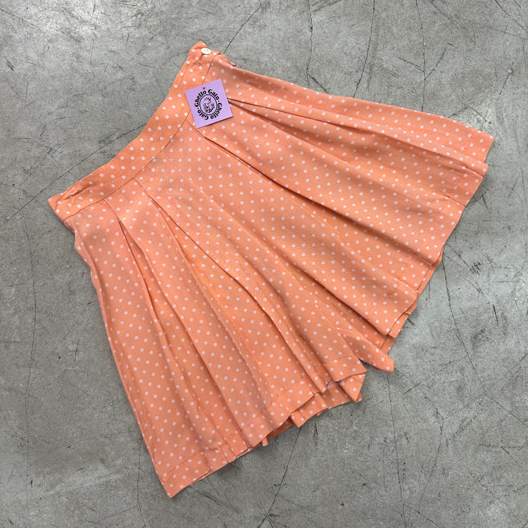 ORANGE SHORTS WITH POTS